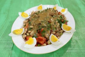 Tahinli Antalya Piyazı